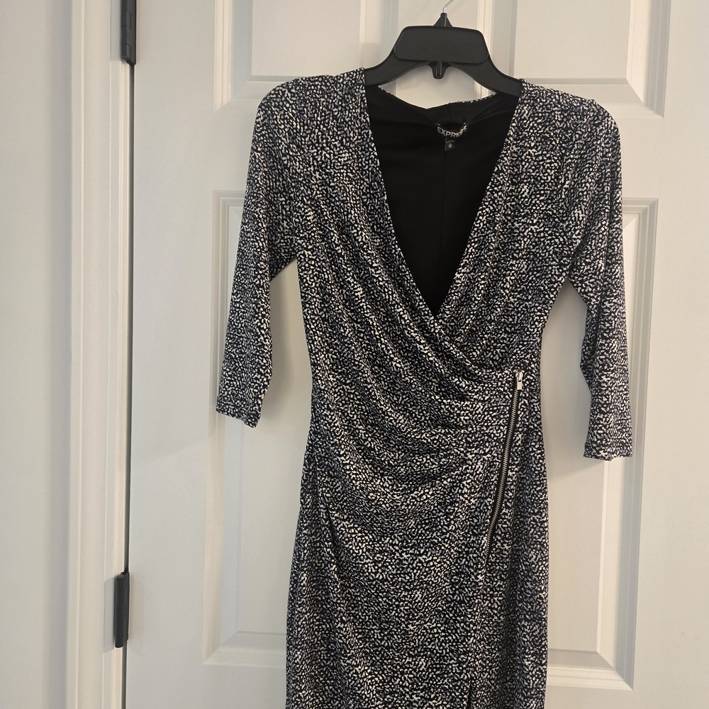 Express Black and White Patterned Long Sleeve Dress